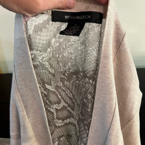 89th & Madison Cardigan natural color with snake print back Size Small - Picture 5 of 13